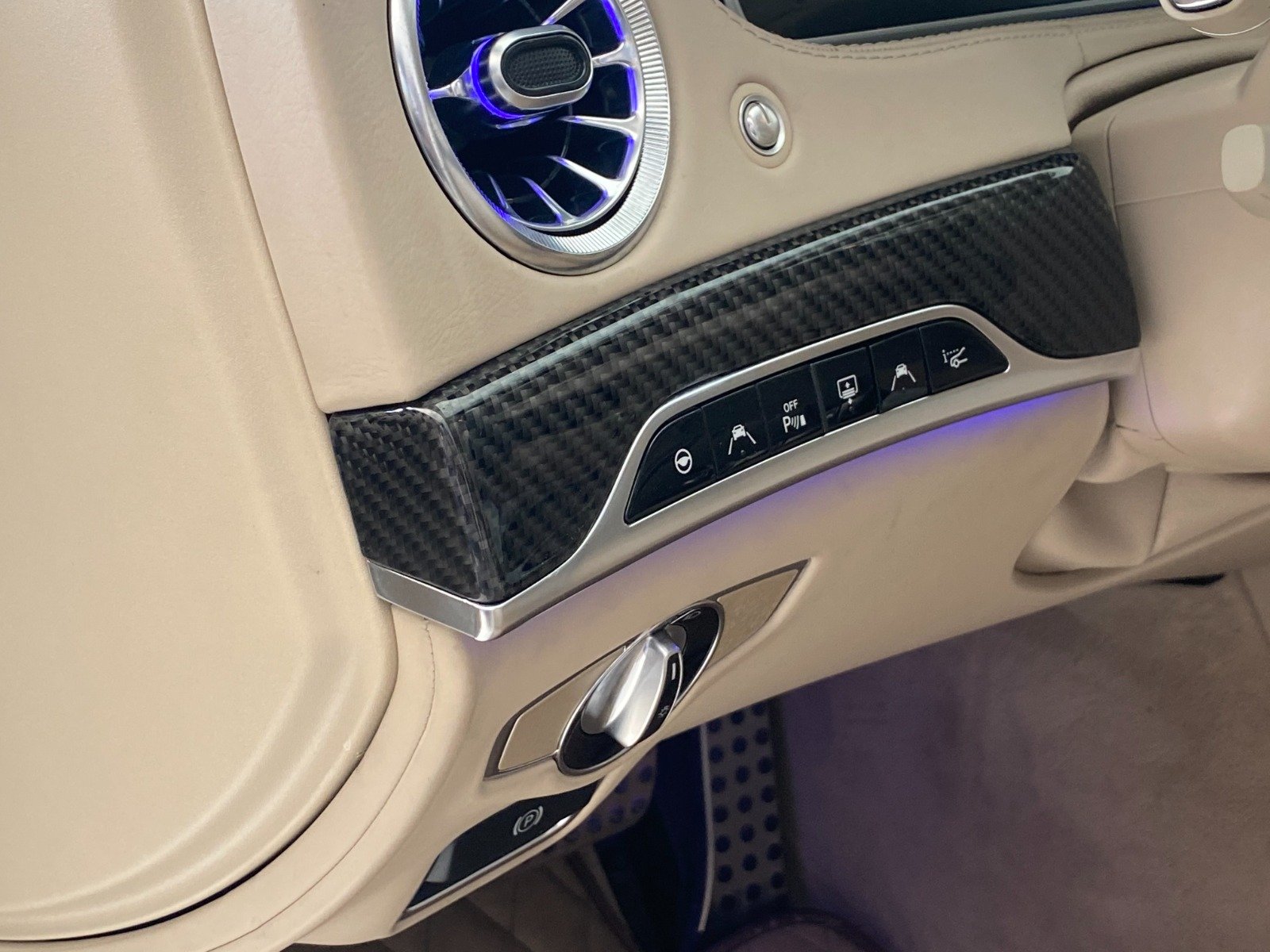 ألياف الكربون